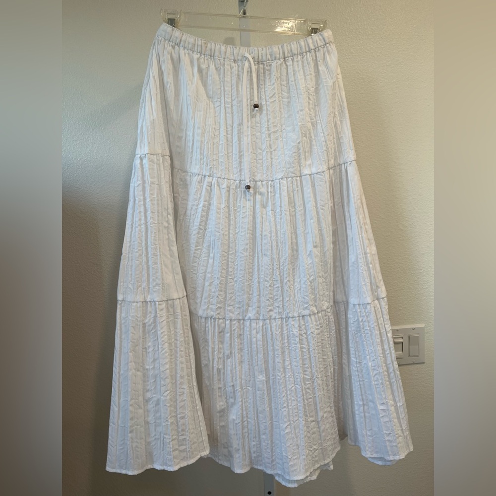 Vintage White Stag Textured White skirt